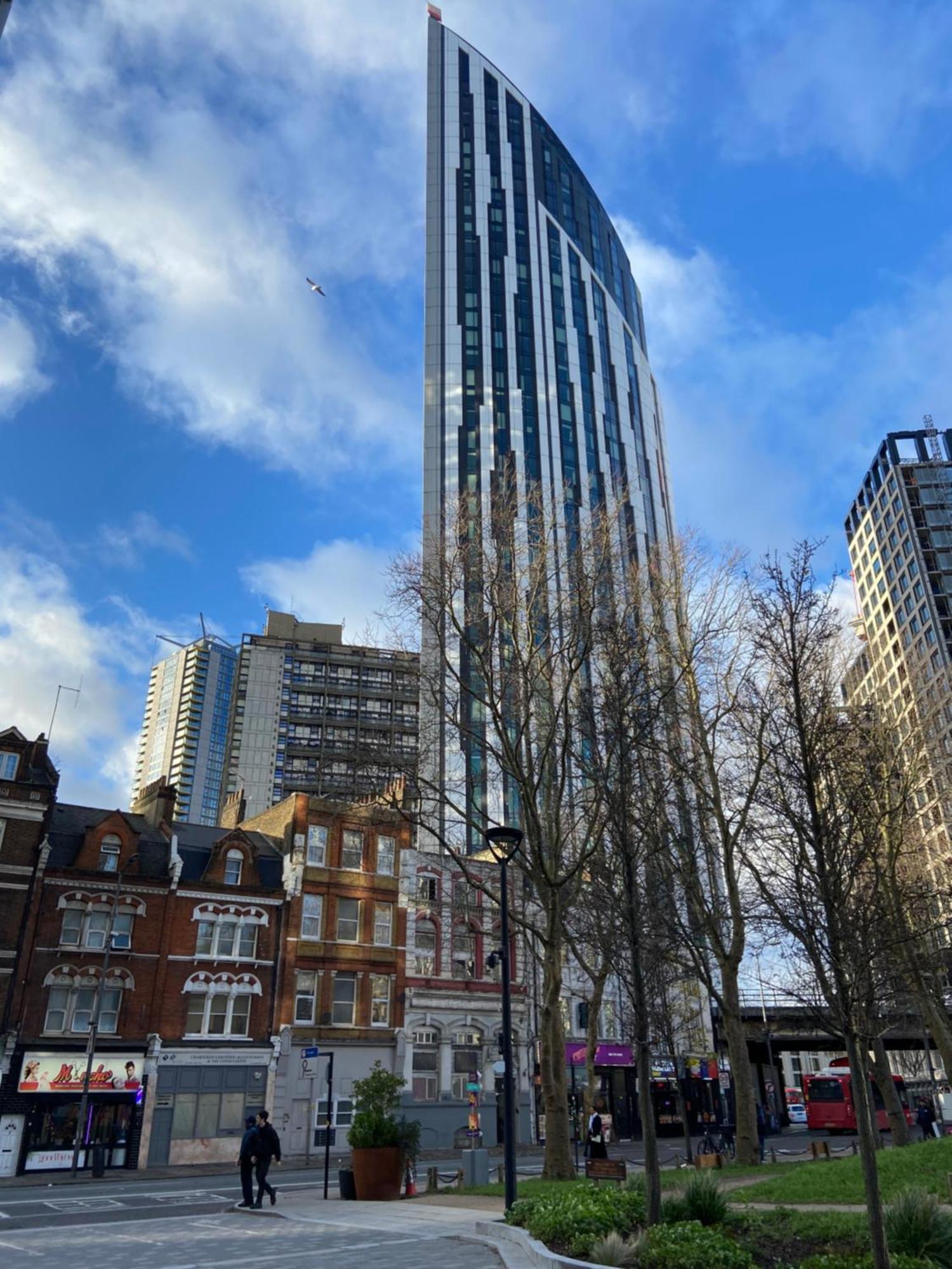 The Shrine Flat In Zone 1 * London